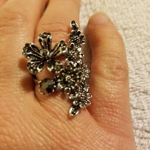 Black flower ring